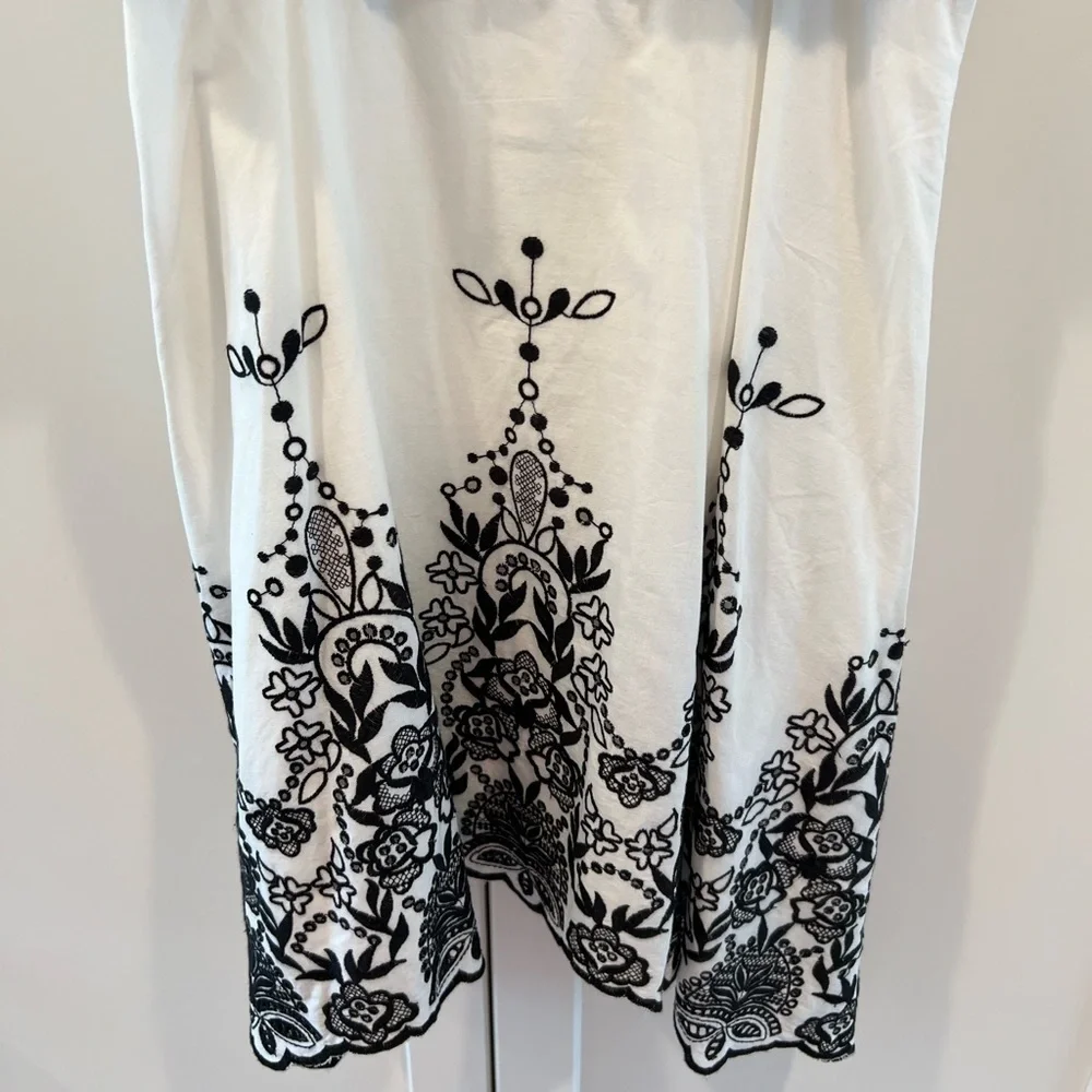 NWT! Parker White Cotton Eyelet Embroidered Summer Dress. Size Small. - Picture 4 of 11